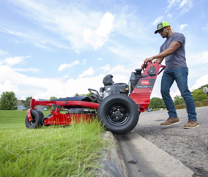 Toro PROLINE™ 48" (122 cm) Mid-Size Mower 44424