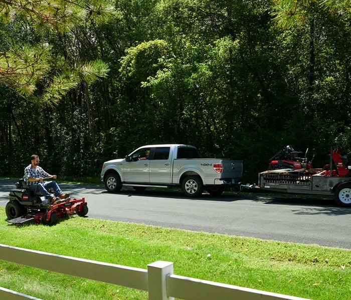 Toro 54" (137 cm) TITAN® MyRIDE Zero Turn Mower 75315