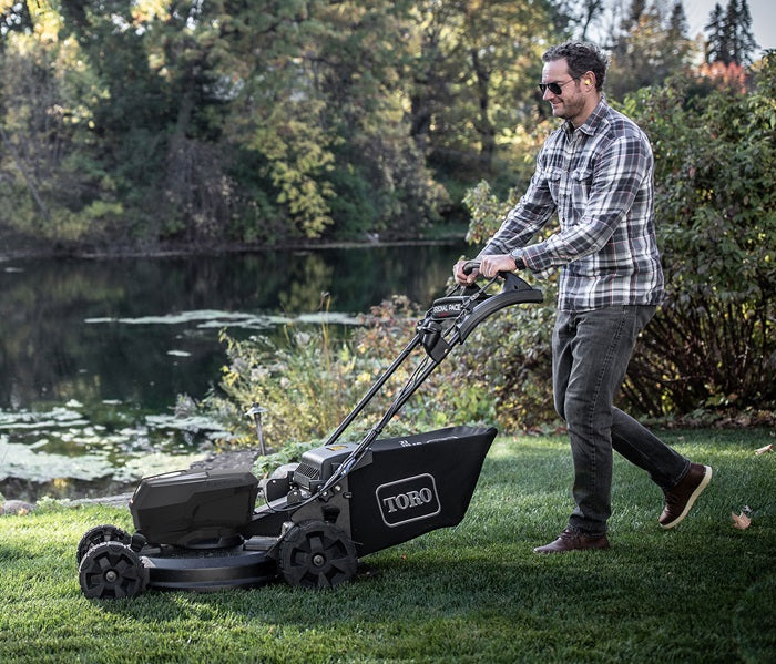 Toro 21” (53 cm) 60V MAX* Electric Battery Personal Pace Super Recycler Mower 21566