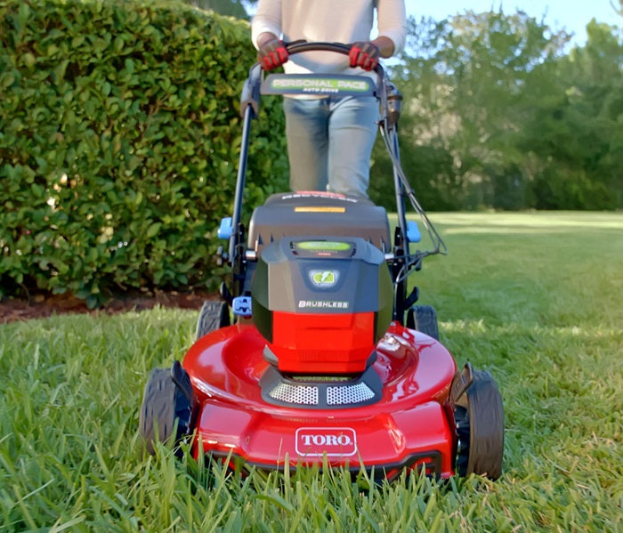 Toro 22" (56cm) 60V MAX* Electric Battery SMARTSTOW Personal Pace Auto-Drive High Wheel Mower 21466